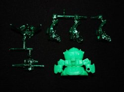 画像3: ストームガンダム・未切り（緑+緑メッキプラ）