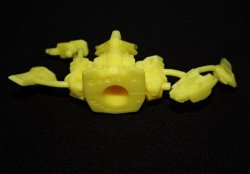 画像2: スターガンダムGP01・未切り（黄）