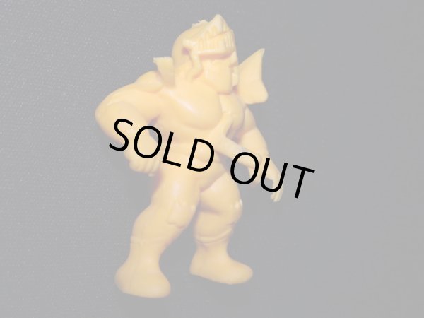 画像2: ロビンマスク（山吹色）※斧切れ