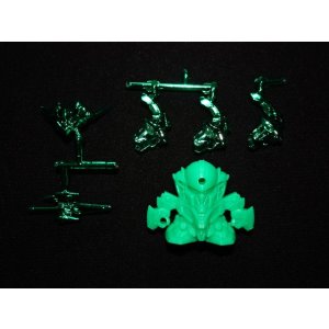 画像: ストームガンダム・未切り（緑+緑メッキプラ）