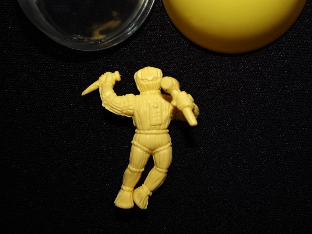 画像2: 募集超人 ワラ人形（黄）